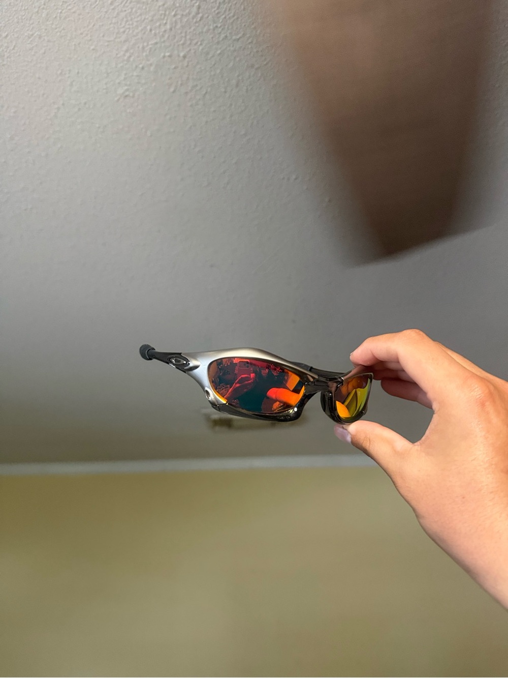 Men’s Metallic Sunglasses with Red Mirror Lenses oaks o sunglasses